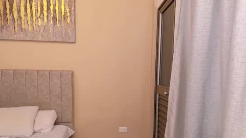 Snapshot of valen_sweet01 chatting on May 11, 12:11 pm valentina online show from May 11, 12:11 pm