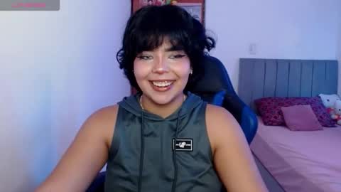 Snapshot of valenbeauty chatting on May 13, 8:49 pm valenbeauty online show from May 13, 8:49 pm