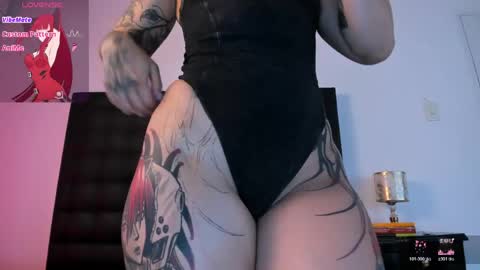 Snapshot of valengray chatting on May 29, 12:47 pm Valen online show from May 29, 12:47 pm