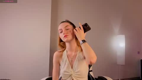 Snapshot of valenora1 chatting on July 19, 11:25 am Nora online show from July 19, 11:25 am