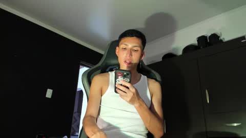 Snapshot of valenteaurum chatting on November 18, 7:29 pm valentean online show from November 18, 7:29 pm