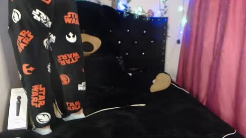 Snapshot of valenthina_96 chatting on January 6, 10:45 pm valenthina_96 online show from January 6, 10:45 pm