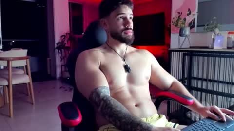 valenthinoking online show from August 2, 12:09 am