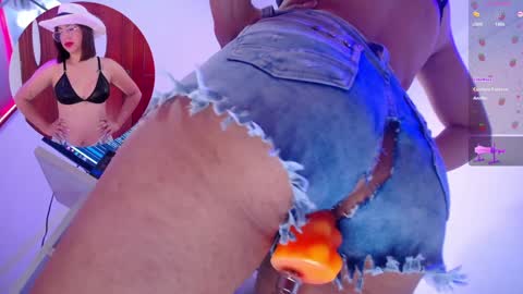 Snapshot of valentina_greco chatting on January 6, 1:19 pm Valentina online show from January 6, 1:19 pm