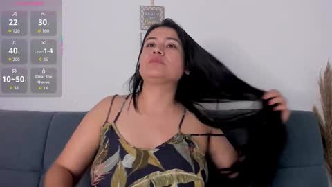 Snapshot of valentina_owens chatting on December 21, 3:57 am valentina_owens online show from December 21, 3:57 am