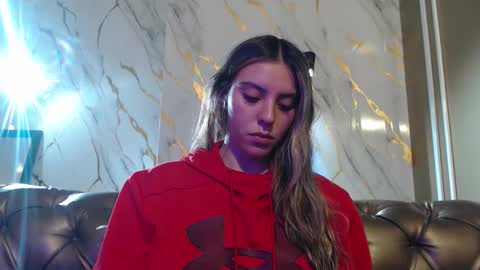 Snapshot of valentina_red18 chatting on October 8, 2:36 pm Valentina online show from October 8, 2:36 pm