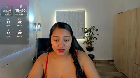 Snapshot of valentina_xx69 chatting on October 15, 2:06 pm Valentina online show from October 15, 2:06 pm