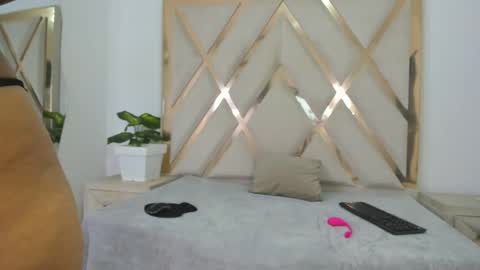 valentinaasm online show from March 28, 1:22 pm