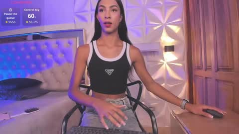 valentinaliux_ online show from May 17, 11:39 am