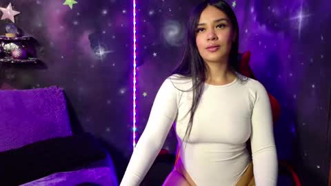 Snapshot of valentinarojass_ chatting on June 5, 6:46 pm valentinarojass_ online show from June 5, 6:46 pm