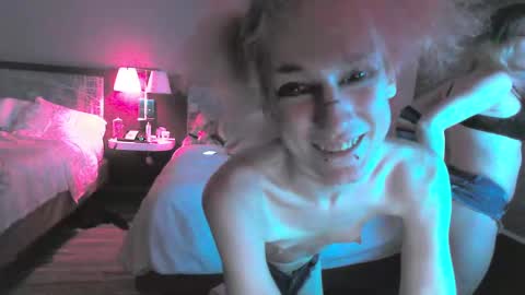 Tina Bates online show from December 21, 9:23 am