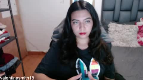 valentinasmith18 online show from April 14, 1:00 am