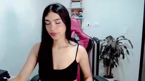 Snapshot of valentinasweet_ chatting on November 7, 12:10 am Valentina online show from November 7, 12:10 am