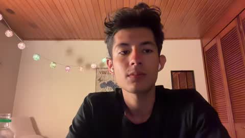 Snapshot of valentino_beaumont chatting on January 19, 4:01 am Valentino Beaumont online show from January 19, 4:01 am