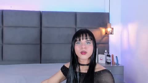 valentino moon online show from October 13, 3:06 am