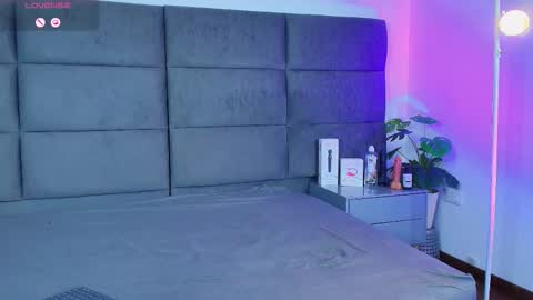 valentino moon online show from December 16, 2:38 am