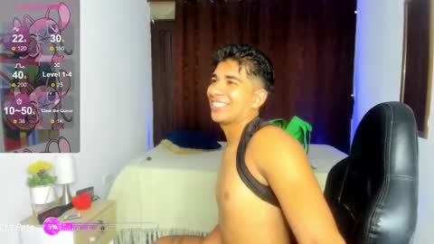 Snapshot of valentino_moura_ chatting on January 12, 3:03 pm VALENTINO MOURA online show from January 12, 3:03 pm