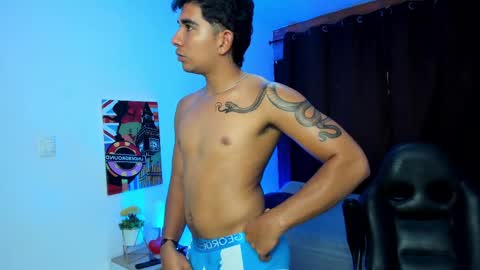Snapshot of valentino_moura_ chatting on February 19, 3:16 pm VALENTINO MOURA online show from February 19, 3:16 pm