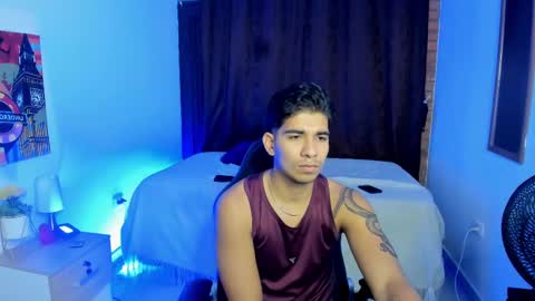 Snapshot of valentino_moura_ chatting on March 3, 12:05 pm VALENTINO MOURA online show from March 3, 12:05 pm