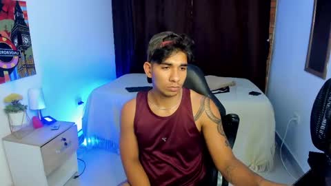 Snapshot of valentino_moura_ chatting on March 3, 7:06 pm VALENTINO MOURA online show from March 3, 7:06 pm