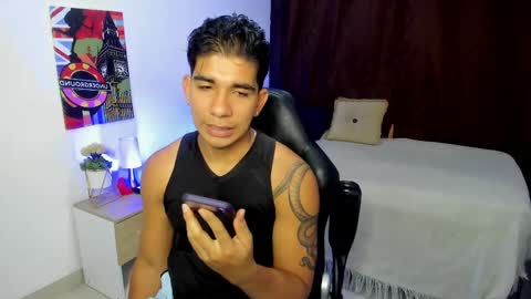 Snapshot of valentino_moura_ chatting on March 5, 12:11 pm VALENTINO MOURA online show from March 5, 12:11 pm