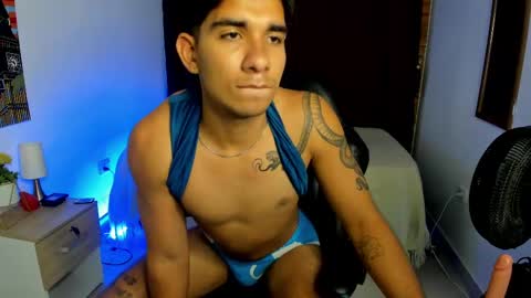 Snapshot of valentino_moura_ chatting on March 7, 3:49 pm VALENTINO MOURA online show from March 7, 3:49 pm