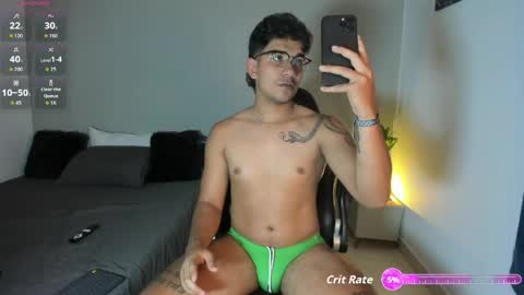 Snapshot of valentino_santos chatting on May 6, 6:35 pm valentino santos online show from May 6, 6:35 pm