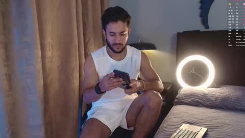 Snapshot of valentinoford chatting on December 1, 9:20 pm Valentino online show from December 1, 9:20 pm