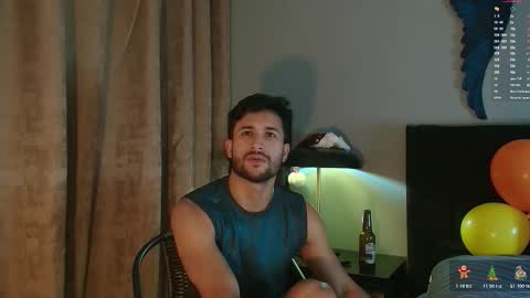 Snapshot of valentinoford chatting on December 17, 9:43 pm Valentino online show from December 17, 9:43 pm