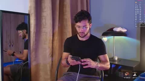 Snapshot of valentinoford chatting on December 22, 9:01 pm Valentino online show from December 22, 9:01 pm