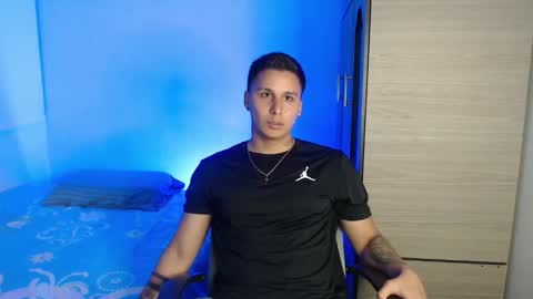 VALENTINO online show from January 5, 10:57 pm