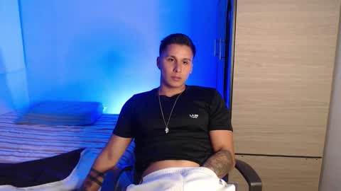 VALENTINO online show from March 27, 10:20 pm