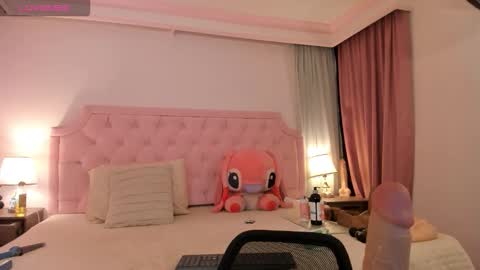 Snapshot of valentoro1 chatting on November 15, 11:07 am Vale Toro online show from November 15, 11:07 am