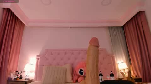 Snapshot of valentoro1 chatting on December 4, 11:30 am Vale Toro online show from December 4, 11:30 am