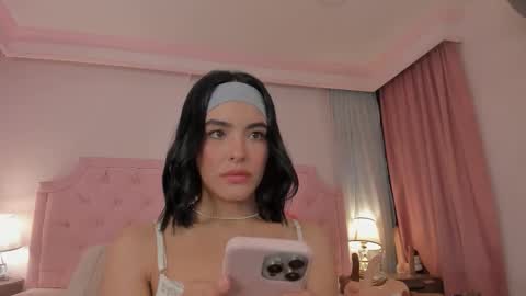 Vale Toro  online show from February 15, 12:25 pm