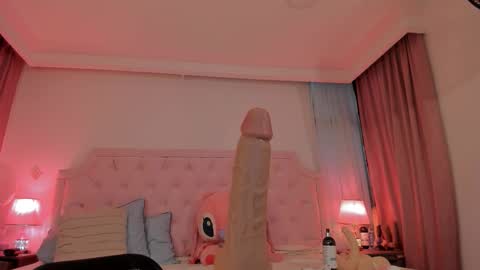 Vale Toro  online show from March 27, 1:55 pm