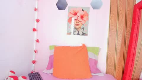 Snapshot of valenttina_narvaez chatting on June 21, 1:24 pm vale online show from June 21, 1:24 pm