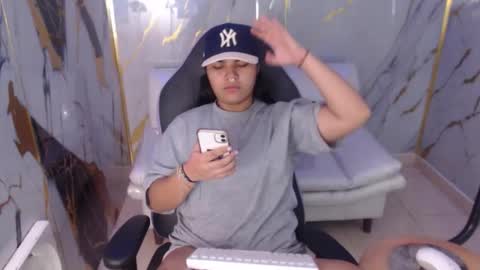 Snapshot of valeri_harpers4 chatting on November 25, 2:17 pm valeri_harpers4 online show from November 25, 2:17 pm