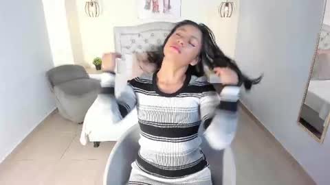 Snapshot of valeria__torres chatting on July 31, 7:35 pm Valeria online show from July 31, 7:35 pm