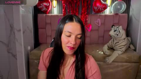 Snapshot of valeria_b_ chatting on February 20, 3:14 am Valeria online show from February 20, 3:14 am