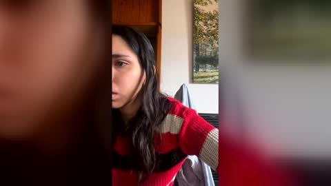 Snapshot of valeria_feroz chatting on June 2, 1:46 pm valeria_feroz online show from June 2, 1:46 pm