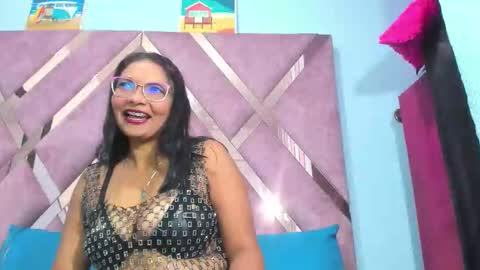 valeria_gil_ online show from January 12, 2:17 am