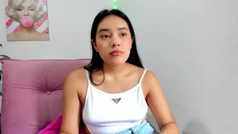 Snapshot of valeria_miller69 chatting on October 24, 1:40 pm valeria_miller69 online show from October 24, 1:40 pm
