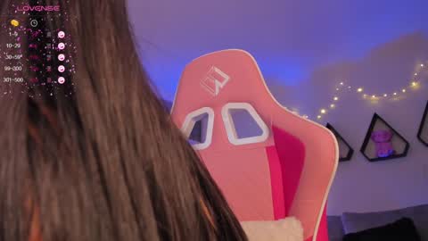 Snapshot of valeria_uribe22 chatting on December 18, 5:52 pm    online show from December 18, 5:52 pm