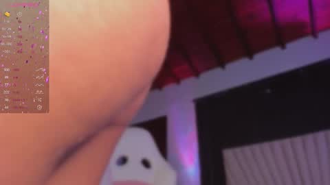 Snapshot of valeria_uribe22 chatting on February 14, 11:53 pm    online show from February 14, 11:53 pm