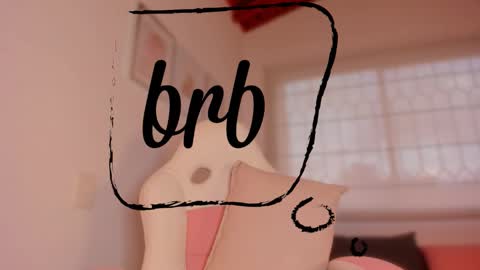 Snapshot of valeria_uribe22 chatting on October 10, 10:20 pm    online show from October 10, 10:20 pm