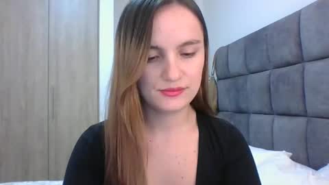 Snapshot of valeriafrannco chatting on February 18, 5:20 am valeriafrannco online show from February 18, 5:20 am