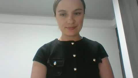 valeriafrannco online show from March 1, 5:20 am