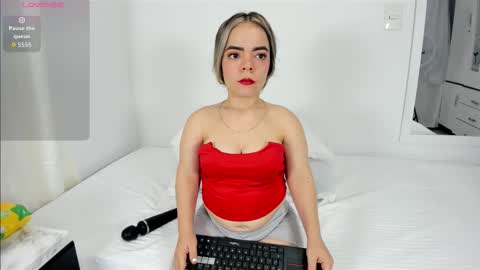 Snapshot of valerialoren chatting on September 16, 2:34 am valerialoren online show from September 16, 2:34 am