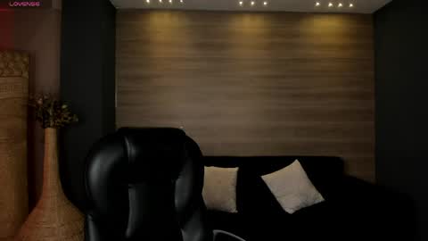 Snapshot of valeriaroldanx chatting on April 22, 10:17 am Valeria online show from April 22, 10:17 am